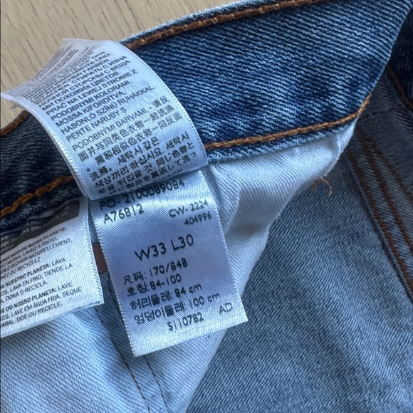 Levi's Women’s Straight Jeans - Classic Blue size 33x30 - Picture 4 of 6